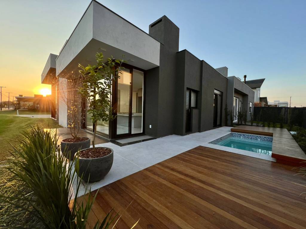 Casa em Condomínio 4 dormitórios em Xangri-lá | Ref.: 10024