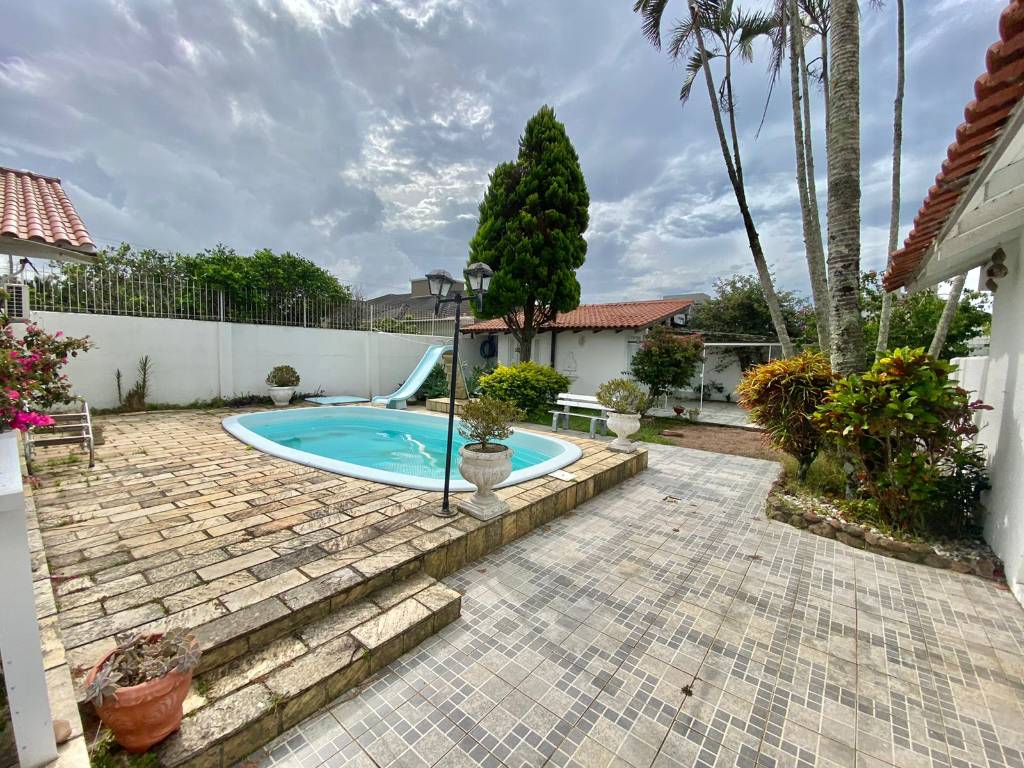 Casa 4 dormitórios para venda, Centro em Xangri-lá | Ref.: 10798