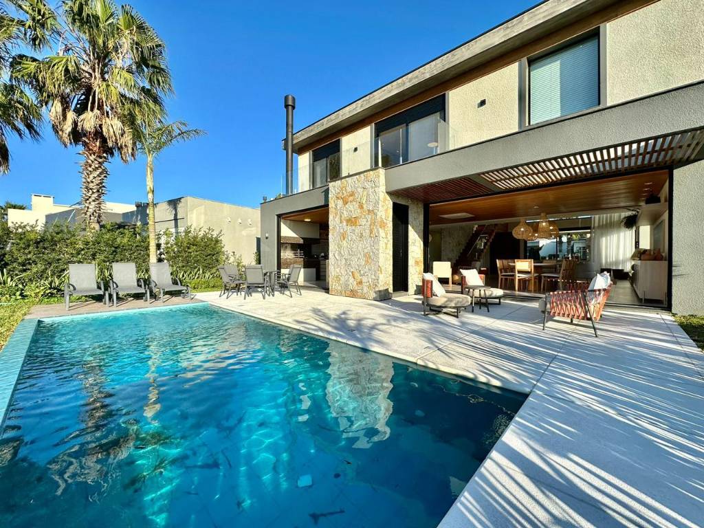 Casa em Condomínio 5 dormitórios para venda, Centro em Xangri-lá | Ref.: 11476